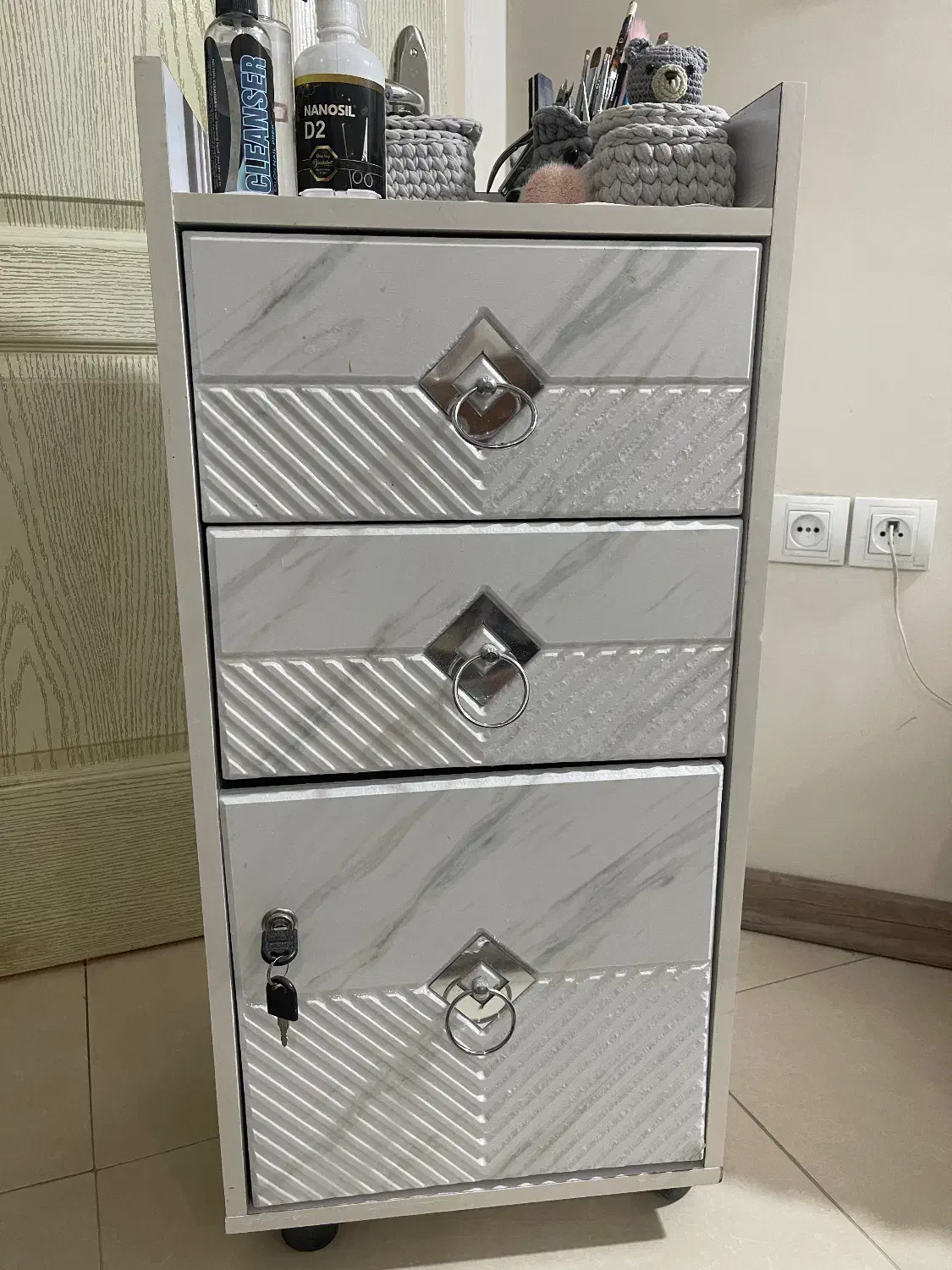 فروش صندلی پدیکور و ترولی|آرایشگاه و سالنهای زیبایی|کرج, گلشهر|دیوار