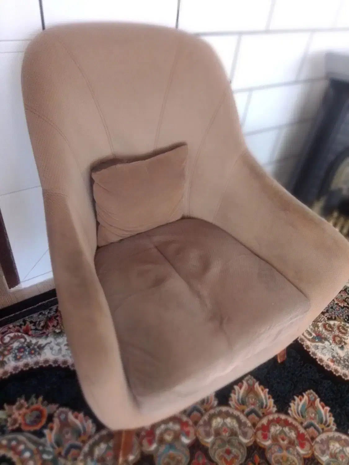 مبلمان راحتی در حد نو|مبلمان خانگی و میز عسلی|ازنا, |دیوار