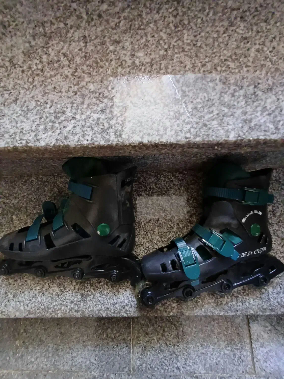 کفش اسکیت|دوچرخه، اسکیت، اسکوتر|مشهد, شهید معقول|دیوار