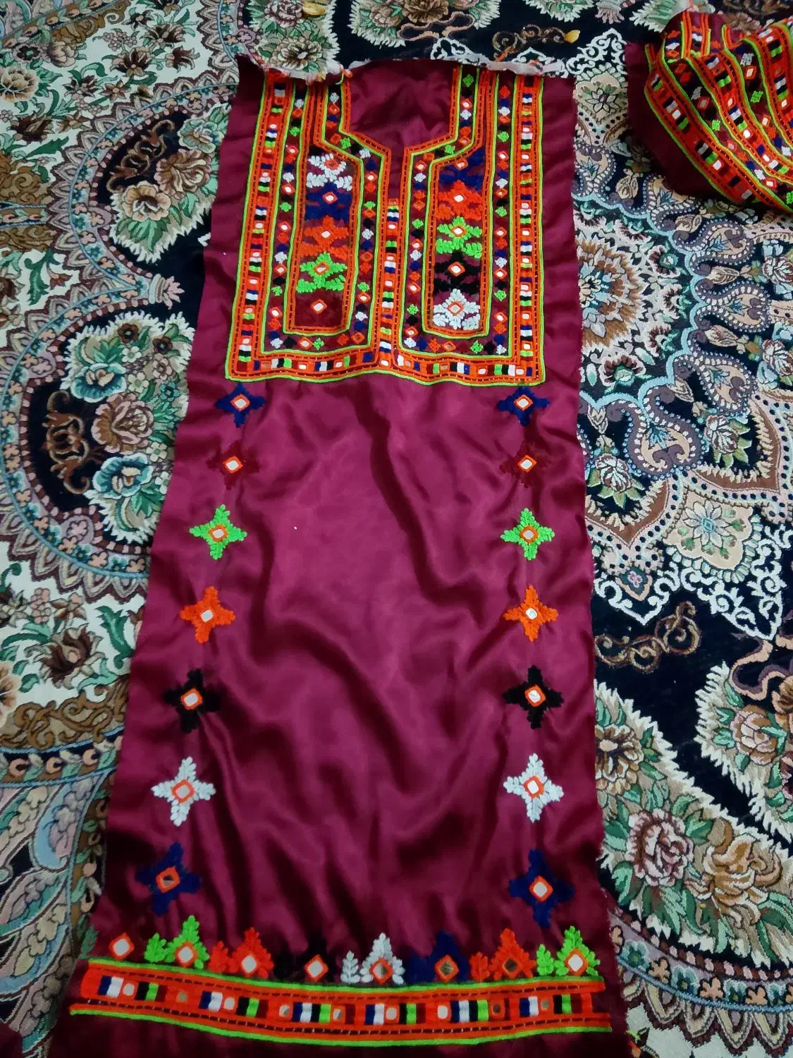 لباس دست دوز فروشی|لباس|ایرانشهر, |دیوار