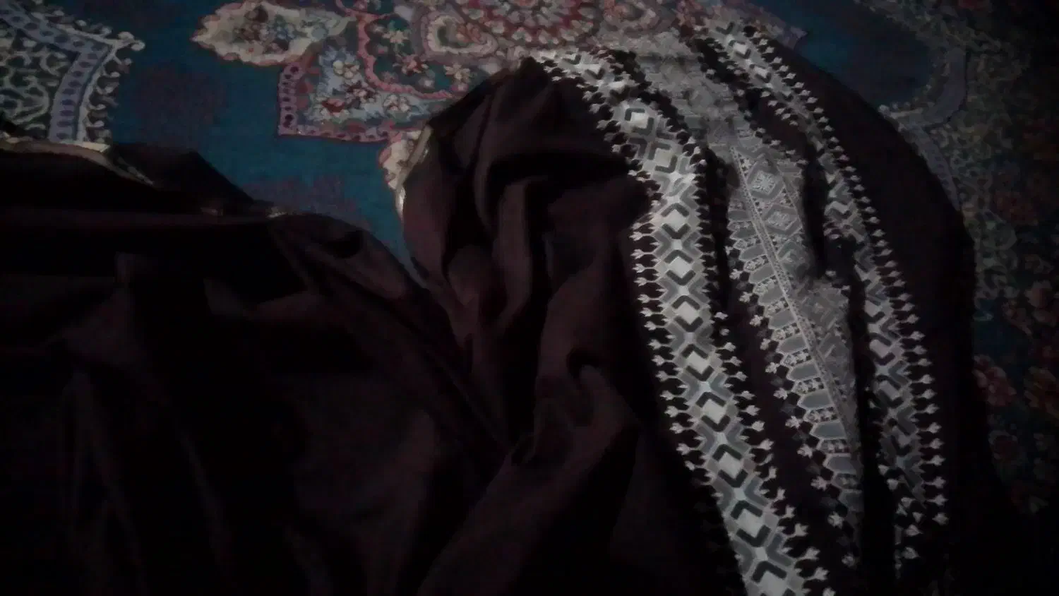 فروشی است قیمت 2 ملیون هر که خواست زنگ بزن|لباس|سیب و سوران, |دیوار