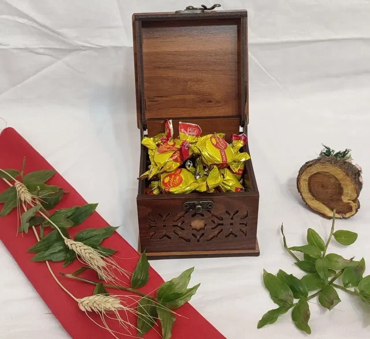 شکلات کادویی شیرین عسل جعبه چوبی|عمدهفروشی|تهران, نظامآباد|دیوار