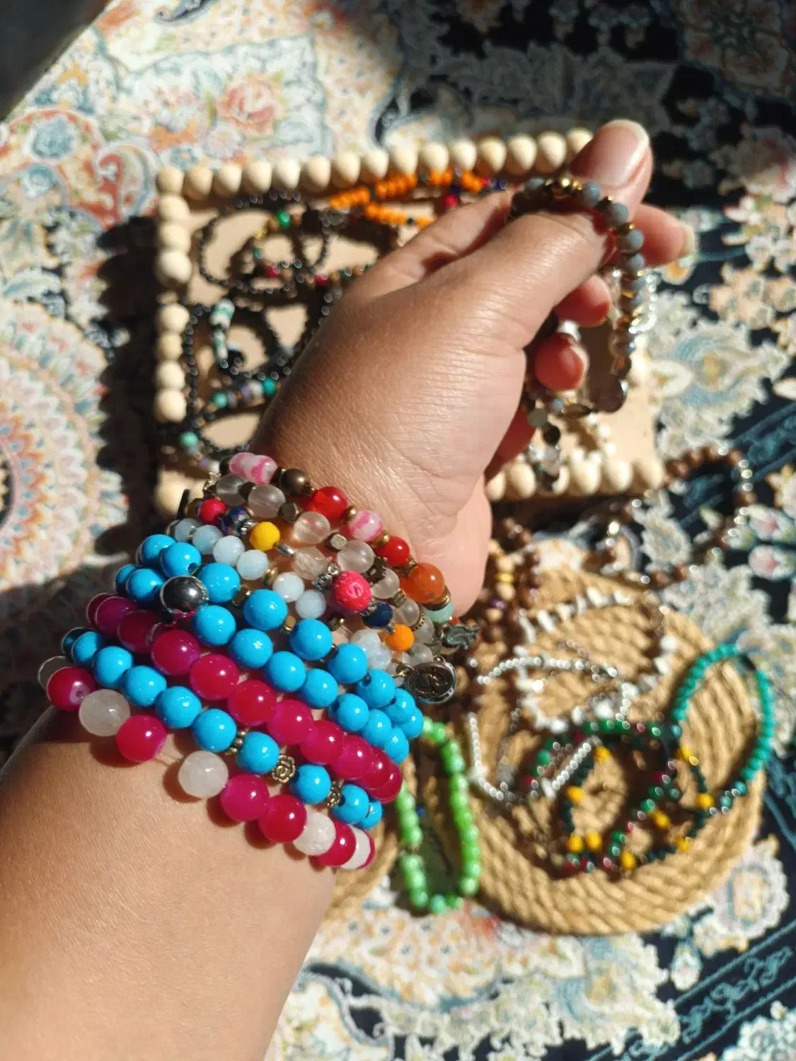 تعدادی دستبند مهره ای|بدلیجات|رشت, خرسندی|دیوار