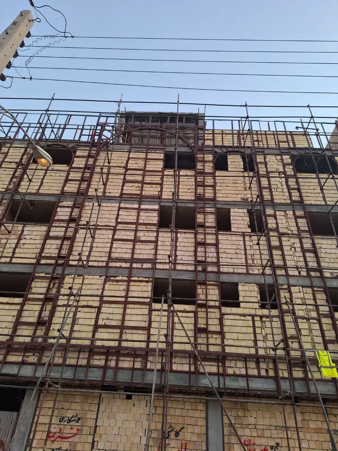 نیازمند 3 نفر کارگر جوشکار|استخدام صنعتی، فنی، مهندسی|شاهین‌شهر, فردوسی|دیوار