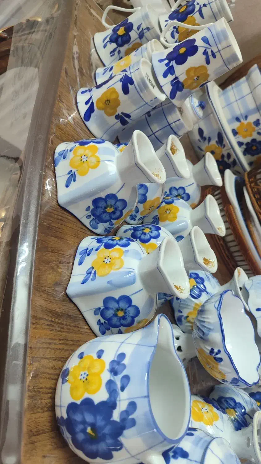 ظروف گلپنبه ای|کلکسیون اشیاء عتیقه|اصفهان, عسگریه|دیوار