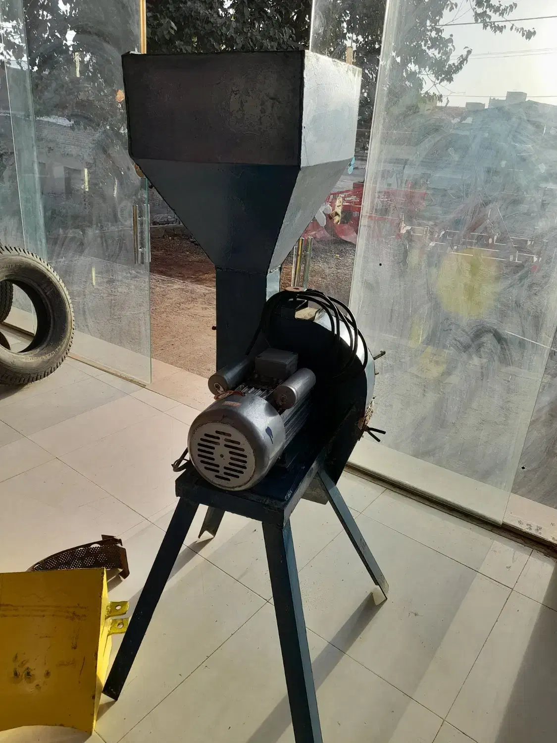 آسیاب تک کاره در حد نو|ماشینآلات صنعتی|رضویه, |دیوار