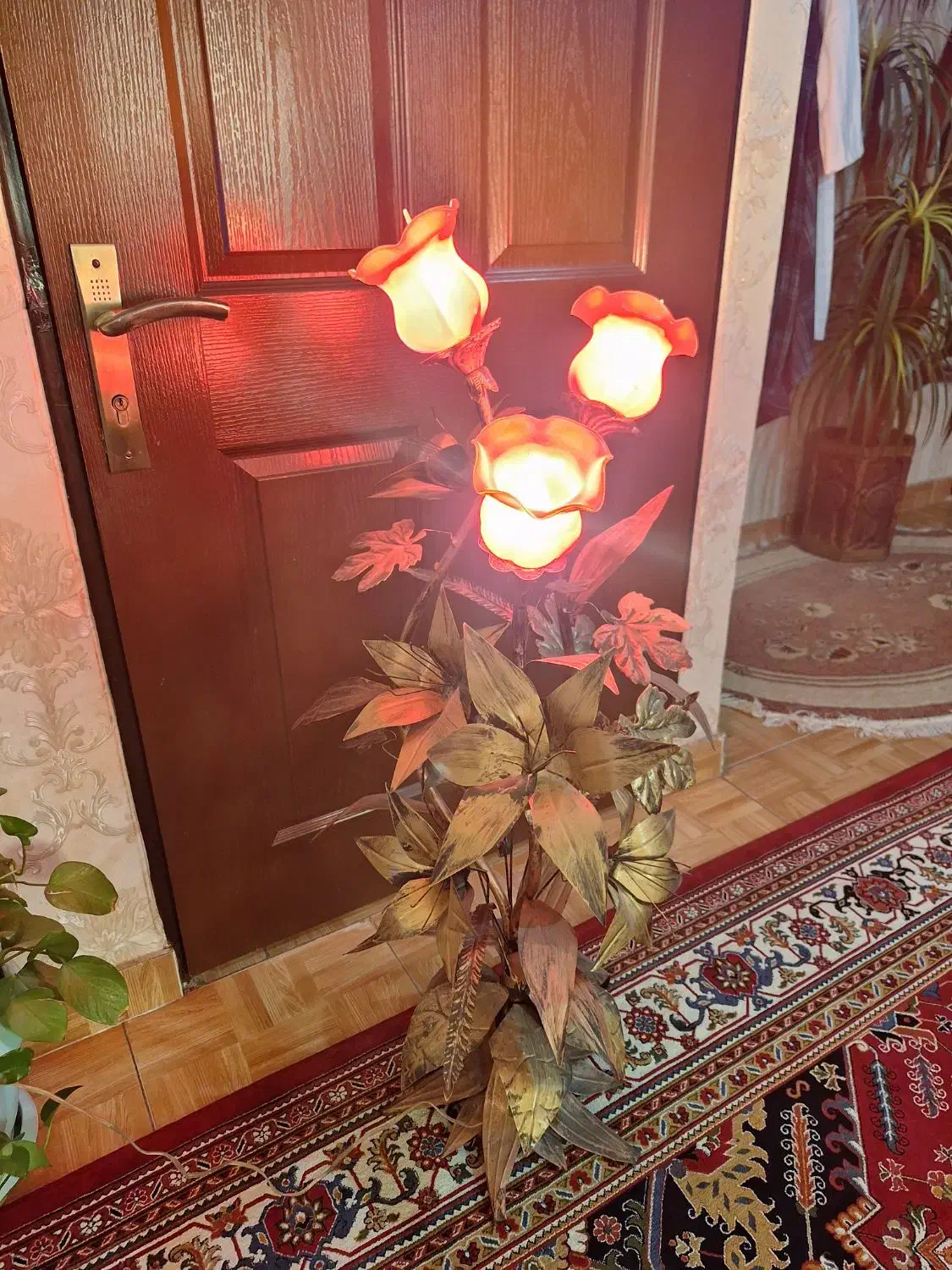 اباژورزیبا وشیک|چراغ خواب و آباژور|تبریز, |دیوار