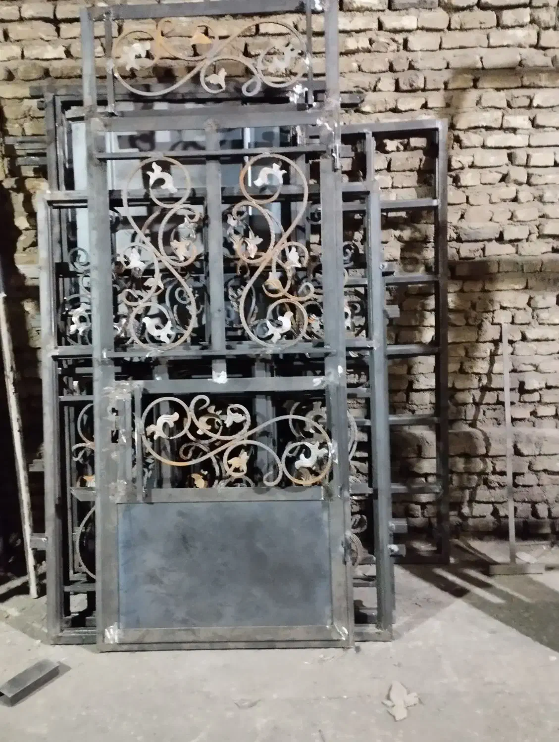 درب و پنجره سازی|مصالح و تجهیزات ساختمان|ملایر, |دیوار