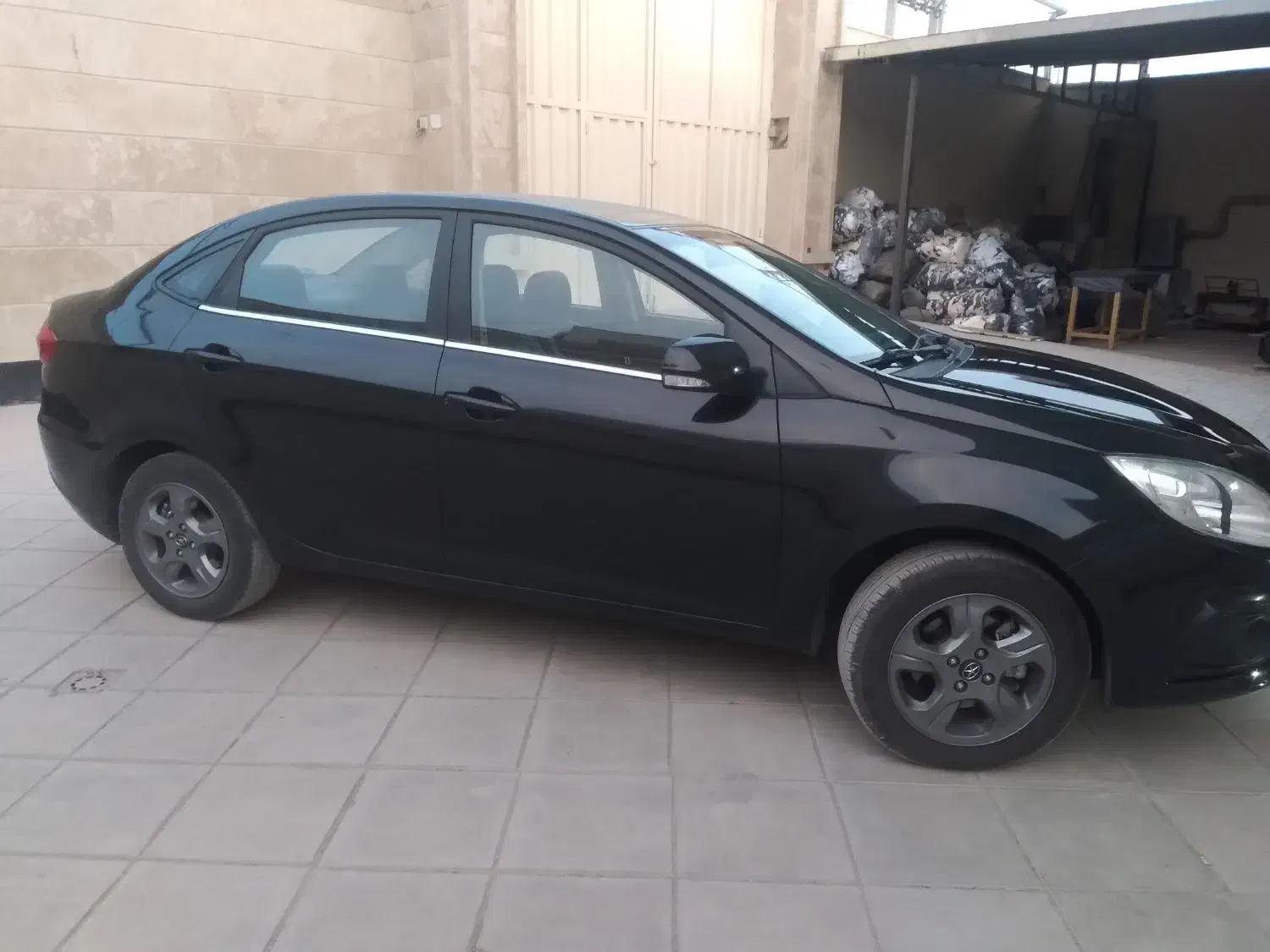 جک جی فور|خودرو سواری و وانت|اندیشه, اندیشه فاز ۱|دیوار