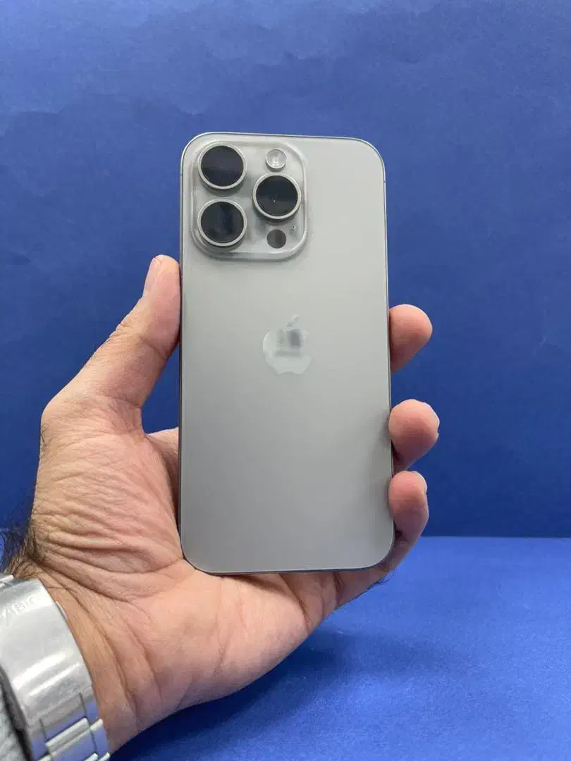 گوشی آیفون 15pro درحدآک باز نشده با ضمانت|موبایل|کرمانشاه, |دیوار