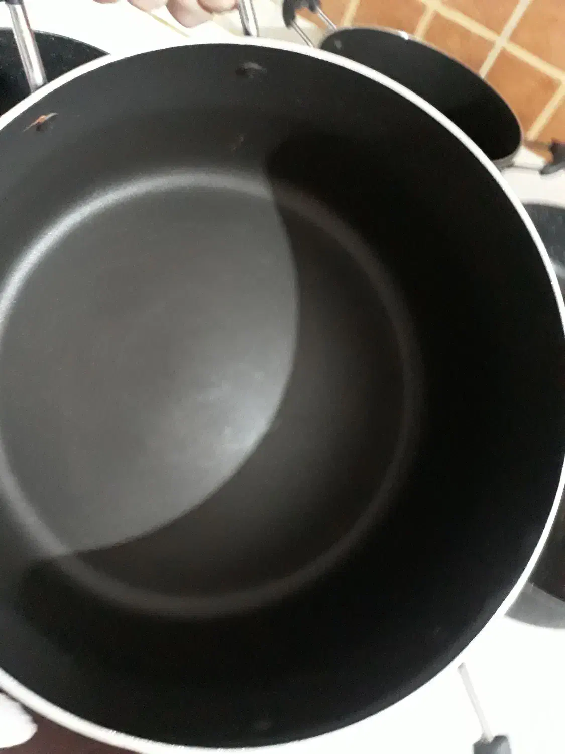 قابلمه و پایه قابلمه و سینی و اسپند دود کن برقی|ظروف پخت‌وپز|قزوین, |دیوار