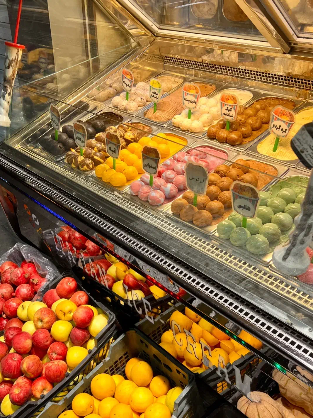 کارگر ساده انبار دار جهت کار در آبمیوه فروشی|استخدام خدمات فروشگاه و رستوران|تهران, خواجه نصیر طوسی|دیوار