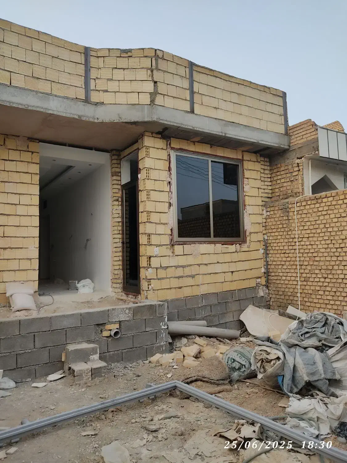 المینیوم نصب ریگلاژ شیشه دوجداره|خدمات پیشه و مهارت|اصفهان, بیدآباد|دیوار