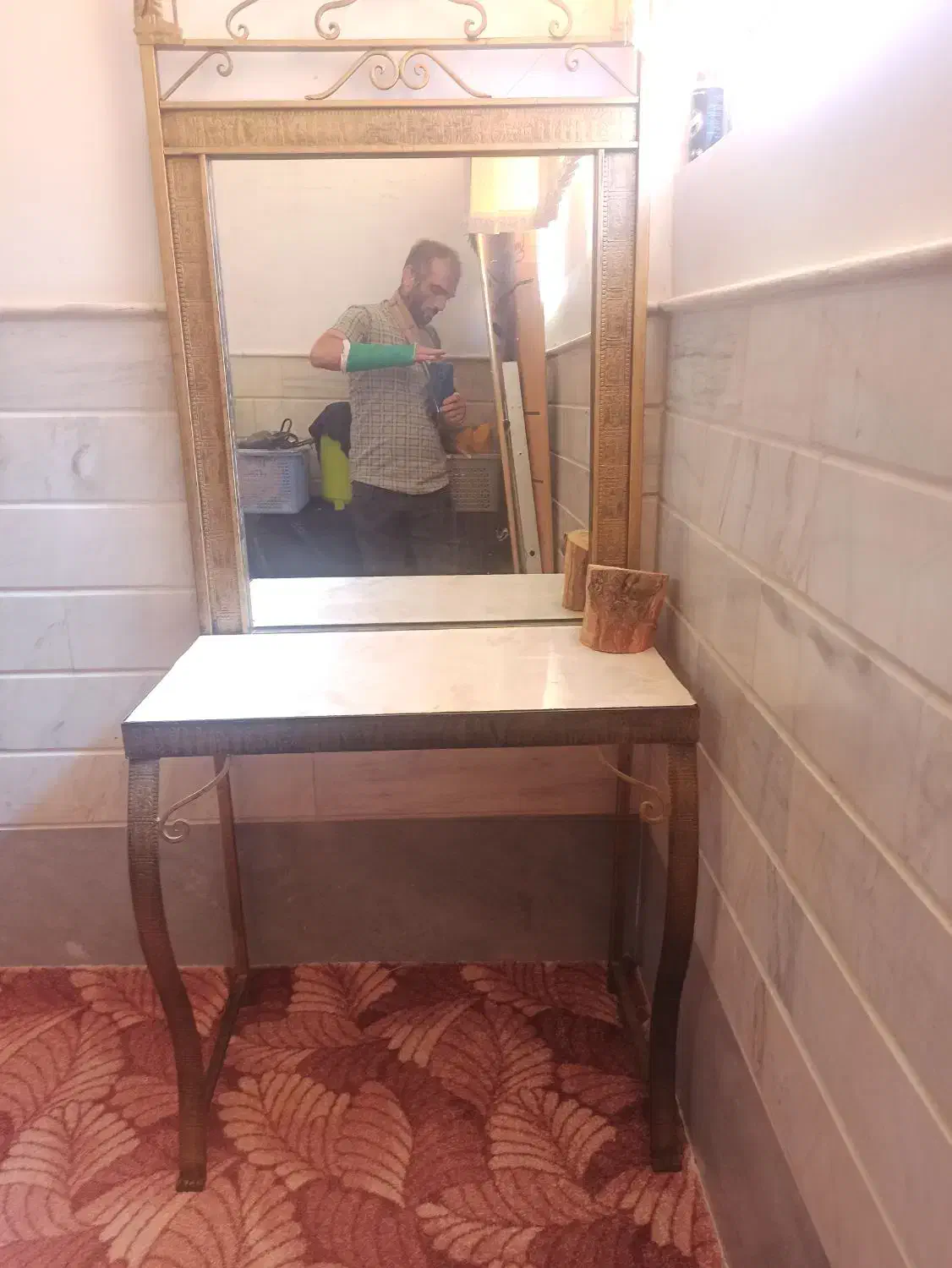 میز آرایش برنزه|مبلمان خانگی و میز عسلی|قم, علی آباد سعدگان|دیوار