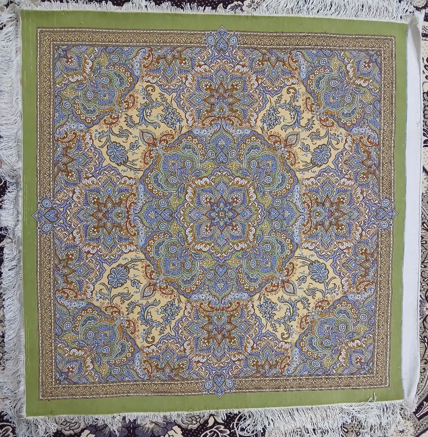 فرش ابریشم 1*1|فرش|اسلام‌شهر, مسکن مهر اسلاشهر (شهرک امام خمینی)|دیوار