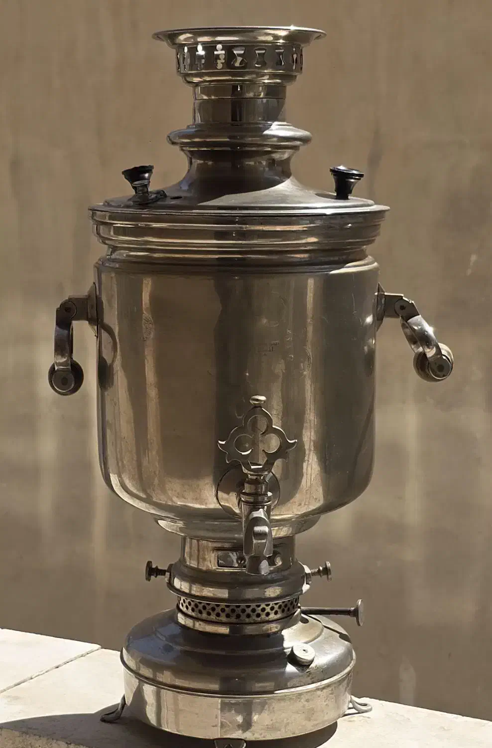 سماور روسی نیگالای 10 لیتری|کلکسیون اشیاء عتیقه|تبریز, |دیوار