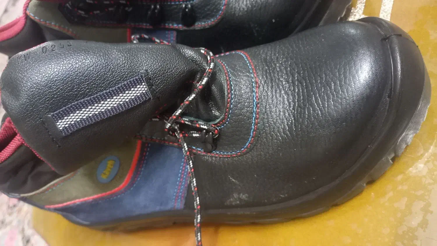 کفش ایمنی ، کفش کار|کیف، کفش، کمربند|خرمآباد, |دیوار