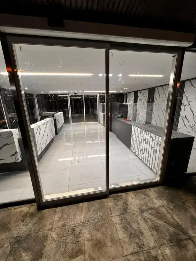 شیشه سکوریت شیشه بری دوجداره کرکره|فروشگاه و مغازه|قم, بنیاد|دیوار