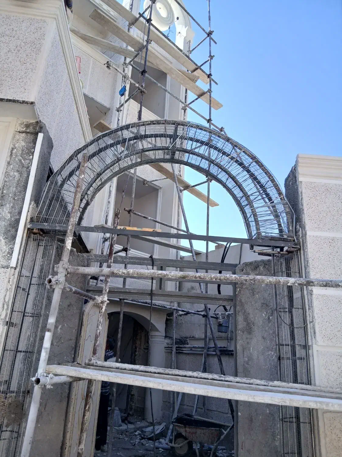 سبک سازی نصب بالابر آسانسور وجوشکاری|خدمات پیشه و مهارت|قصرشیرین, |دیوار