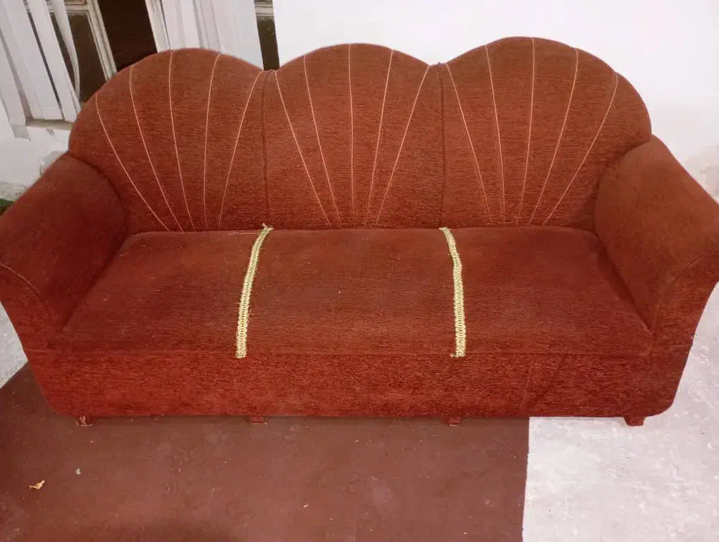 مبل راحتی|مبلمان خانگی و میز عسلی|میانه, |دیوار