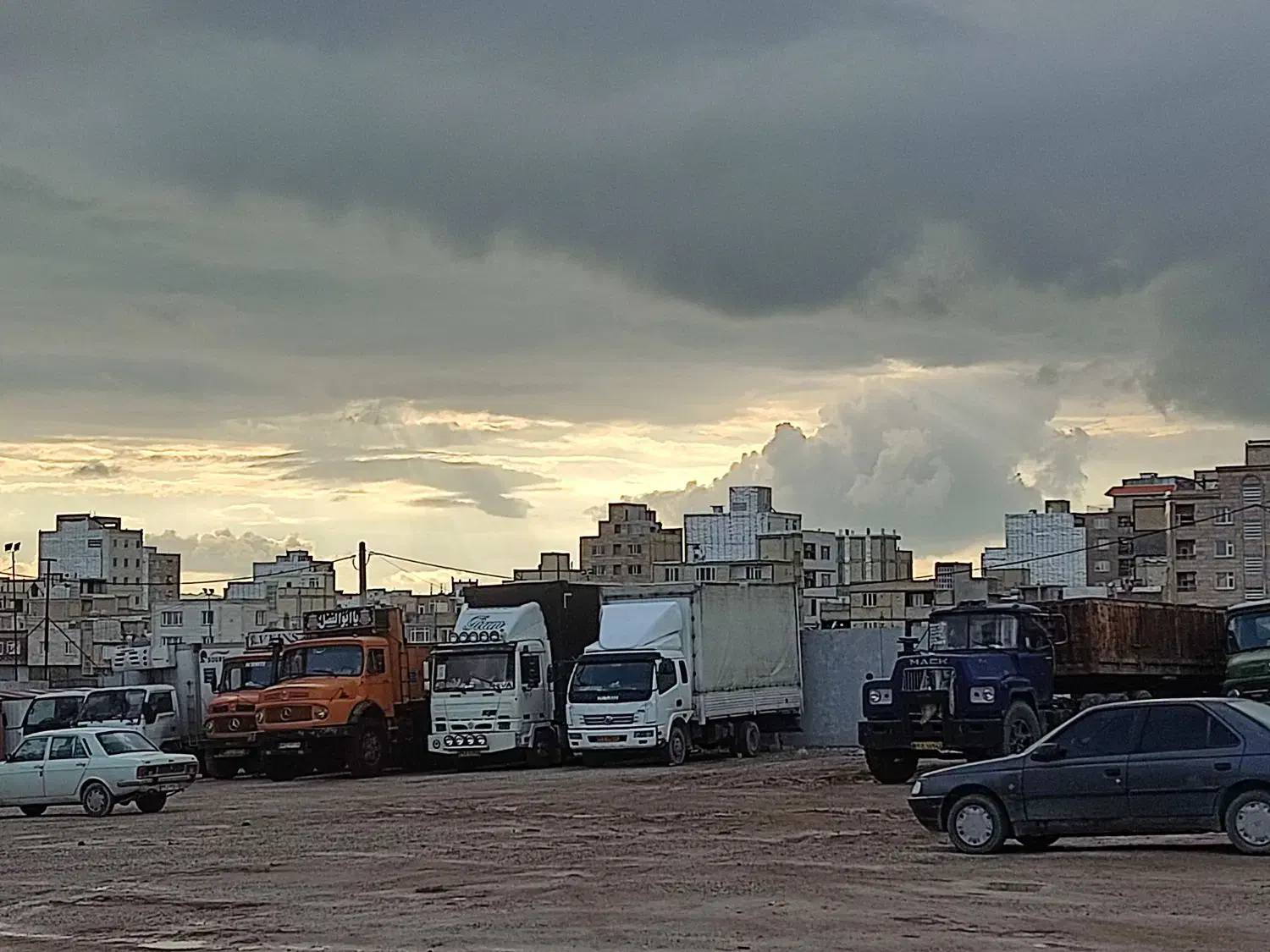 نگهبانی پارکینگ ماشین سواری و سنگین|استخدام سرایداری و نظافت|کرمانشاه, |دیوار