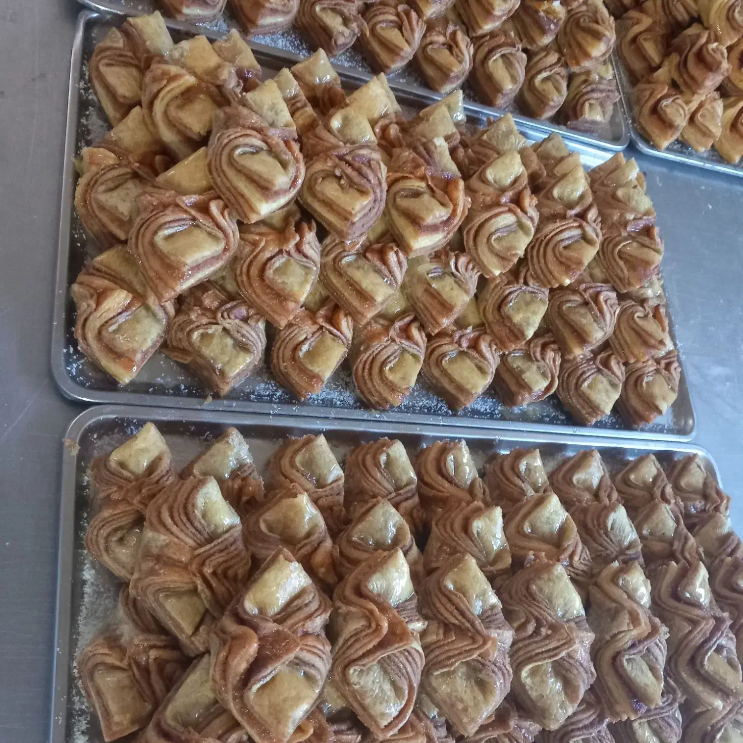 قناد هستم|استخدام خدمات فروشگاه و رستوران|سمنان, |دیوار