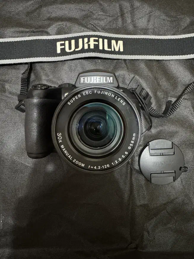 FUJIFILM FinePix HS25 EXR بسیار تمیز و کمکارکرد|دوربین عکاسی و فیلمبرداری|بندرعباس, |دیوار