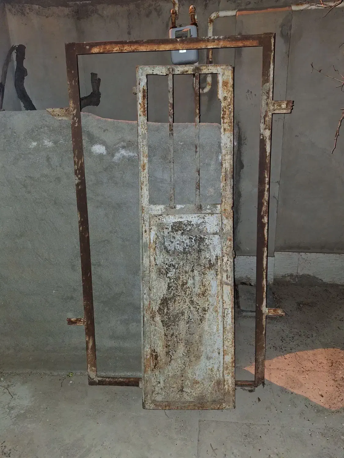 درب آهنی|ابزارآلات|چترود, |دیوار