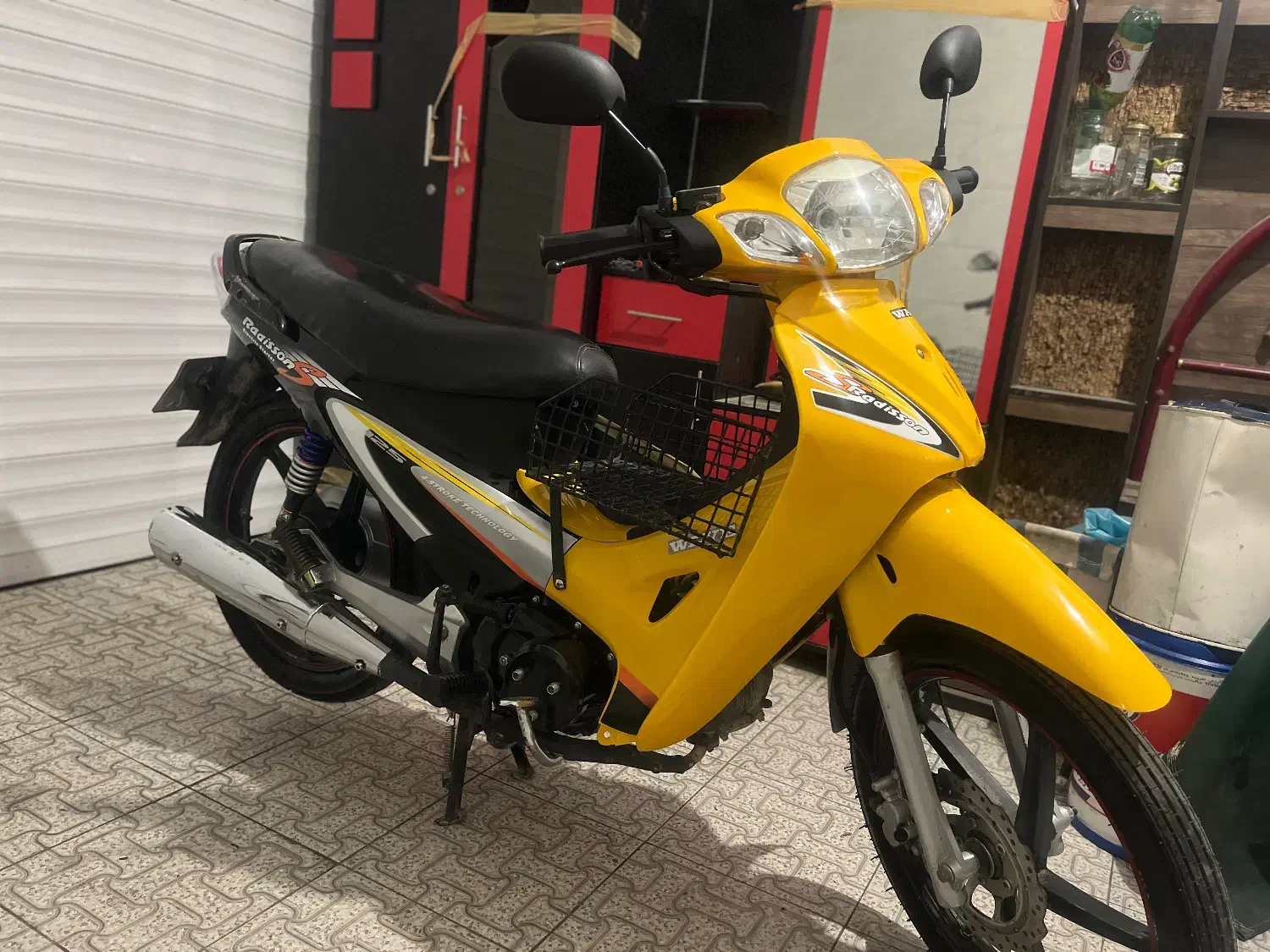 ویوکویررادیسون|موتورسیکلت|شیراز, آبیاری|دیوار