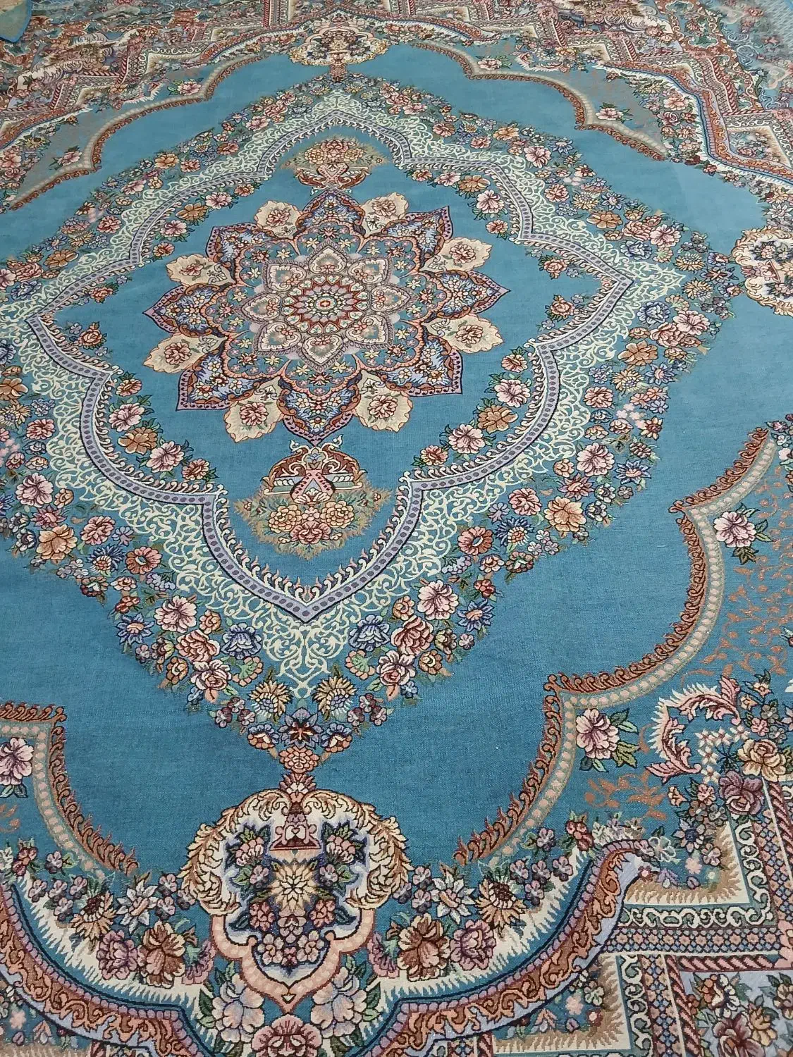 ۲تاروفرشی خوشرنگ زیبا|روفرشی|یاسوج, |دیوار