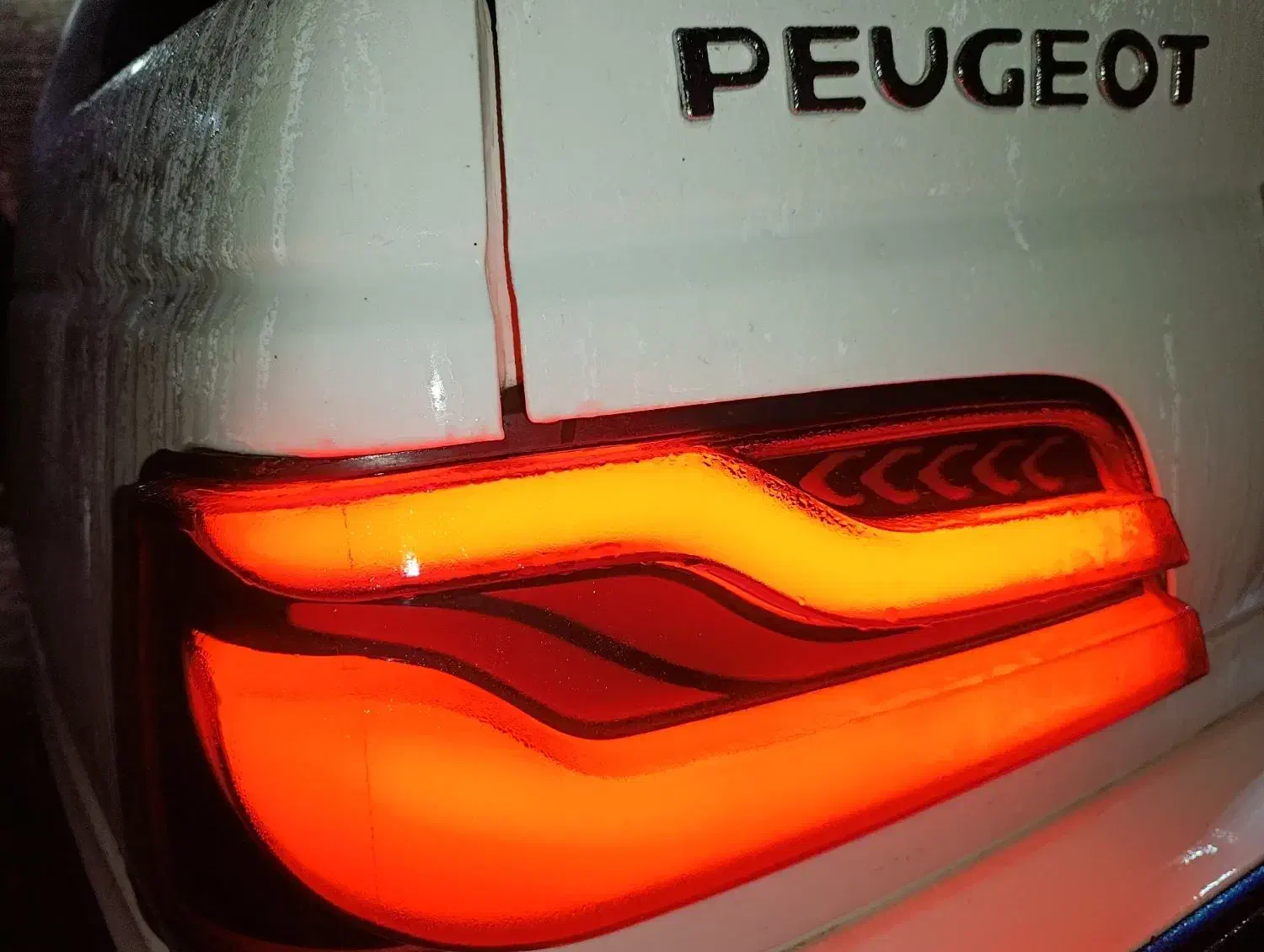 چراغ اسپرت پژوپارس|قطعات یدکی و لوازم جانبی|باوی, |دیوار