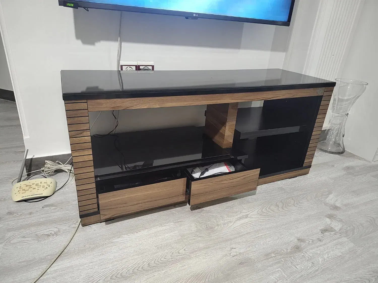 میز تلویزیون|میز تلویزیون|رشت, استادسرا|دیوار