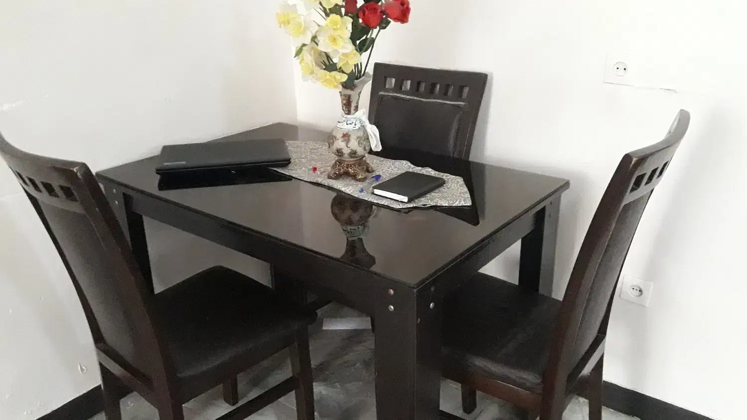 میز چهار نفر صبحانه خوری|میز و صندلی غذاخوری|بندرعباس, |دیوار