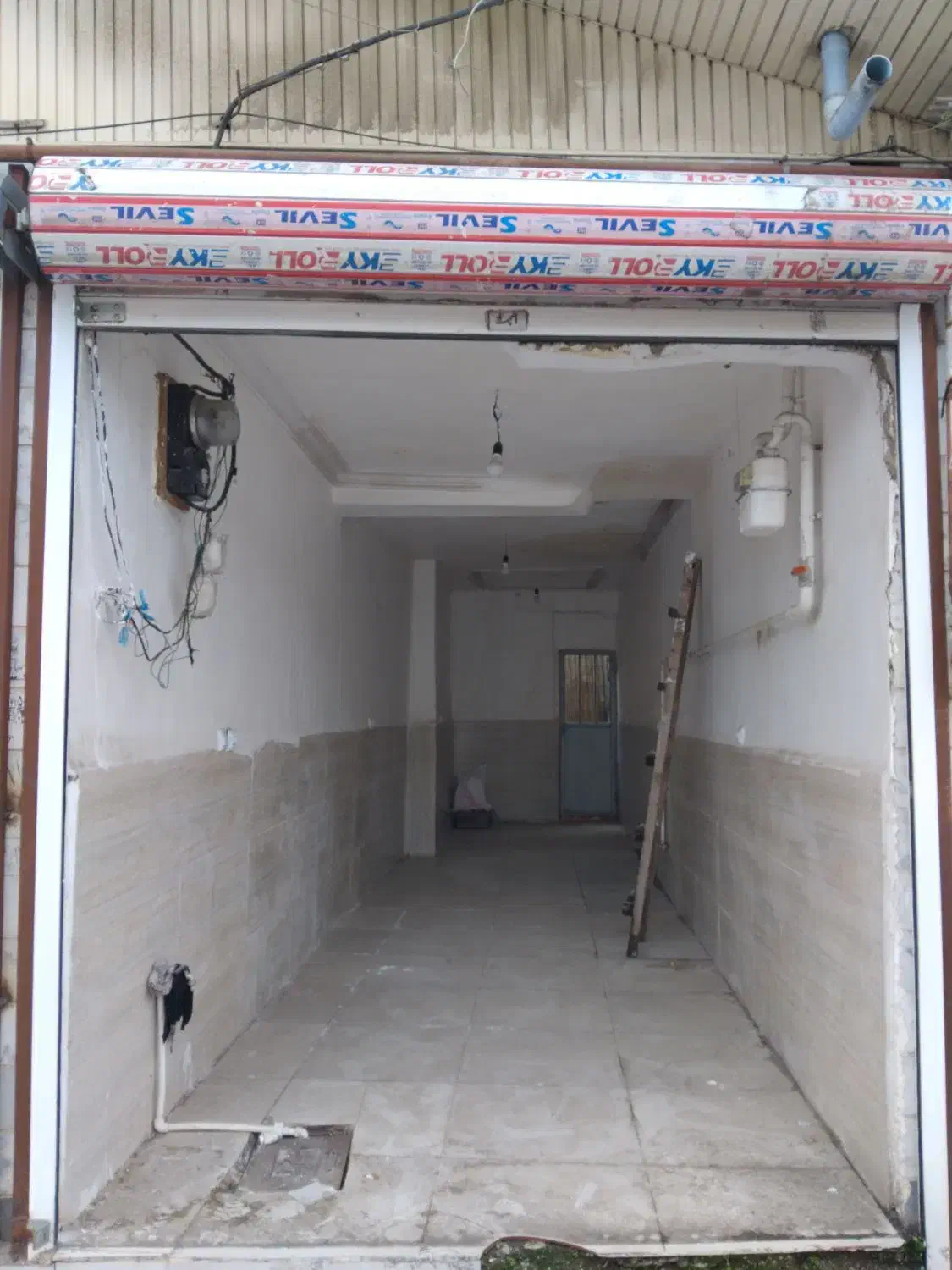 فروش دوباب مغازه له متراژهای ۴۷ متر واقع در جماران|فروش مغازه و غرفه|رشت, جماران|دیوار