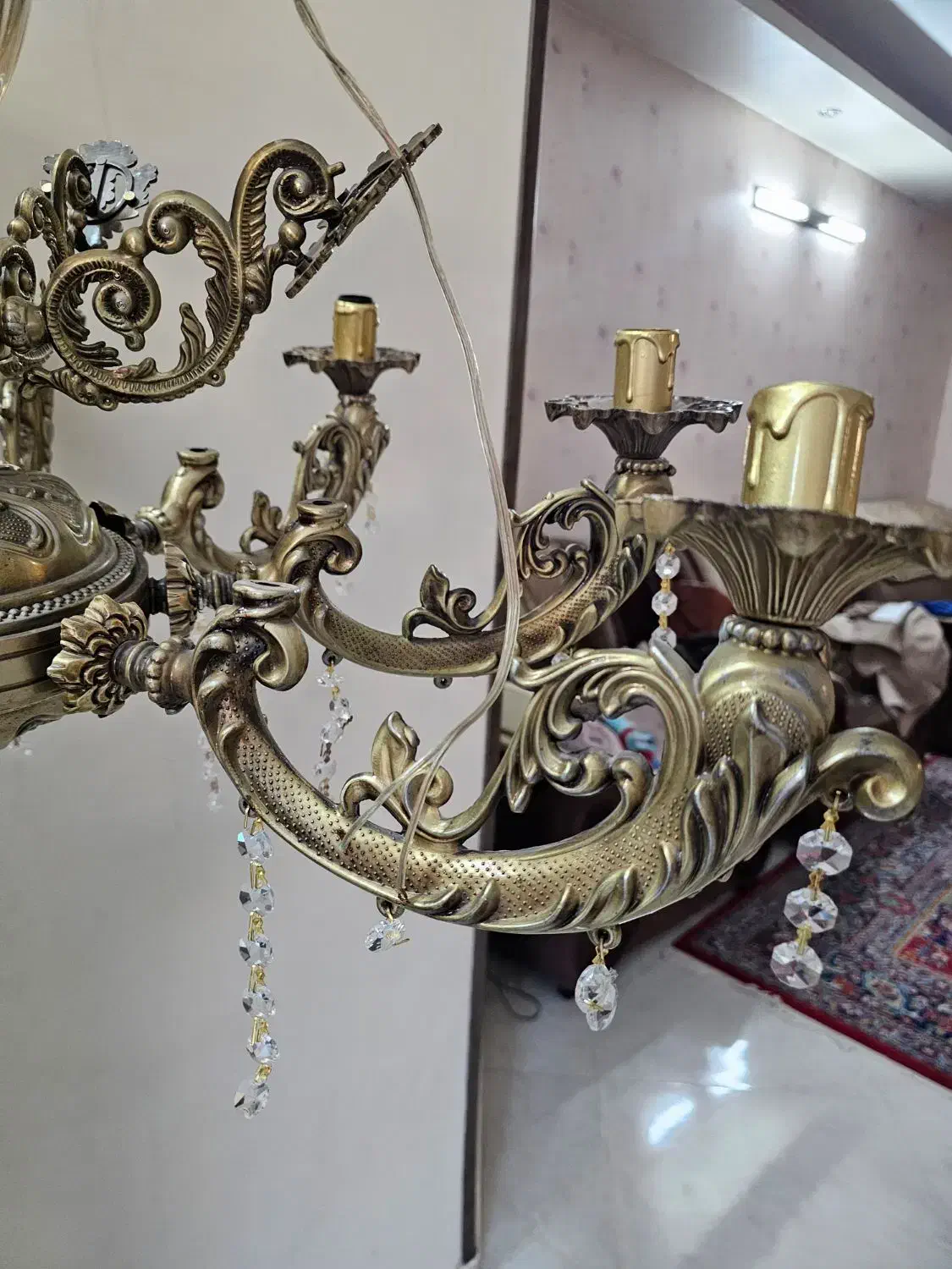فروش یک لوستر  کارکرده ولی سالم  به قیمت مناسب|لوستر و چراغ آویز|اصفهان, خانه اصفهان|دیوار