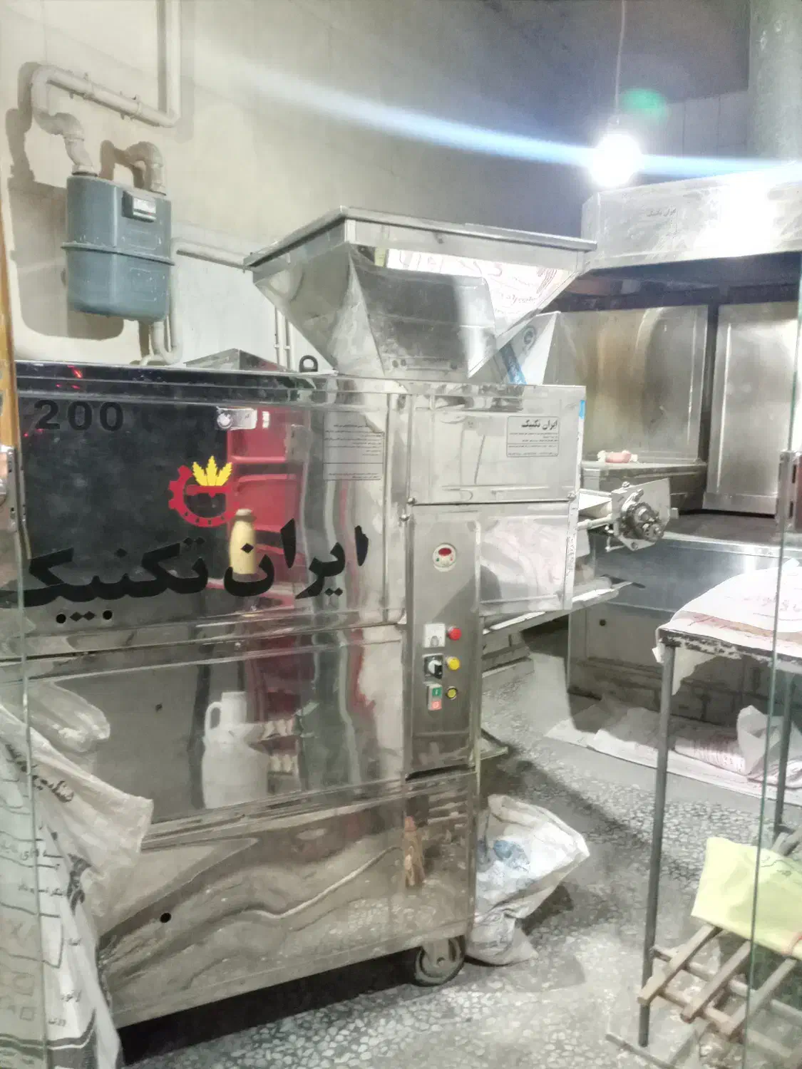 تجهیزات نانوایی لواش|فروشگاه و مغازه|رشت, چله خانه|دیوار