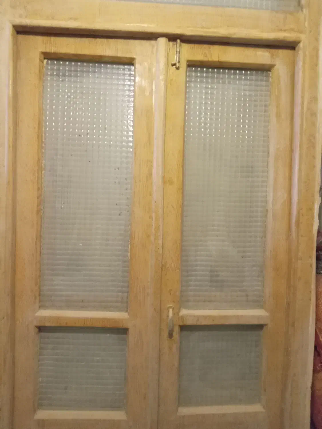 در چوبی قدیمی -کرکره دستی- پنجره آهنی|مصالح و تجهیزات ساختمان|همدان, |دیوار