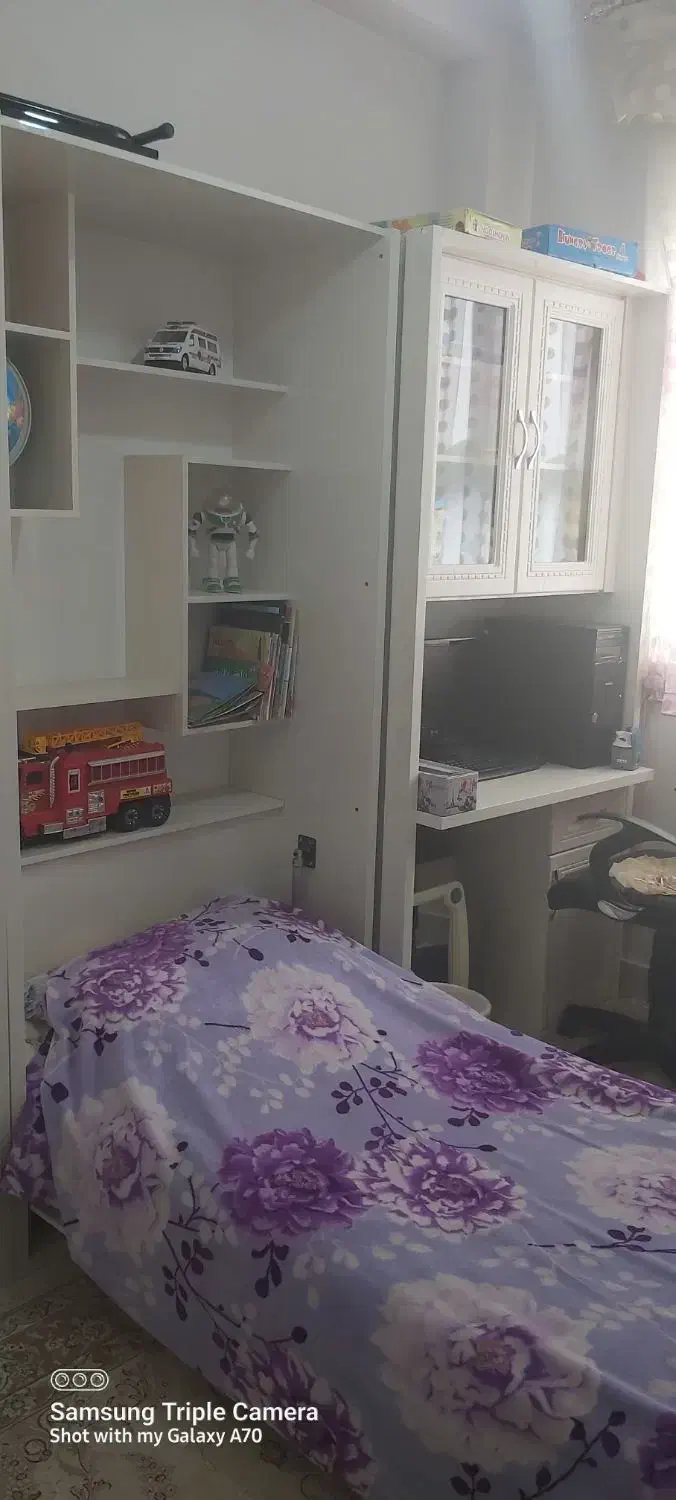 تخت کمجا به همراه میز مطالعه یا کامپیوتر|تخت و سرویس خواب|قم, پردیسان|دیوار