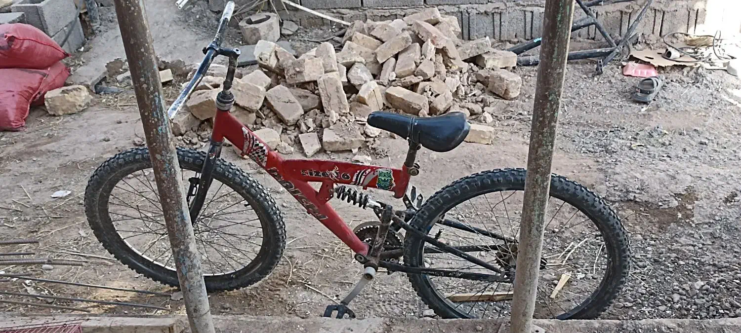 26 کمکی تایر عقب یکم تاب داره|دوچرخه، اسکیت، اسکوتر|سیرجان, |دیوار