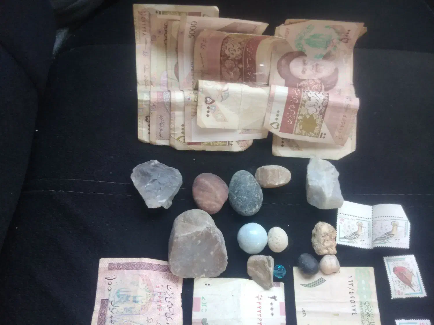 تعدادی سکه اسکناس وسنگ|کلکسیون سکه، تمبر، اسکناس|بیرجند, |دیوار