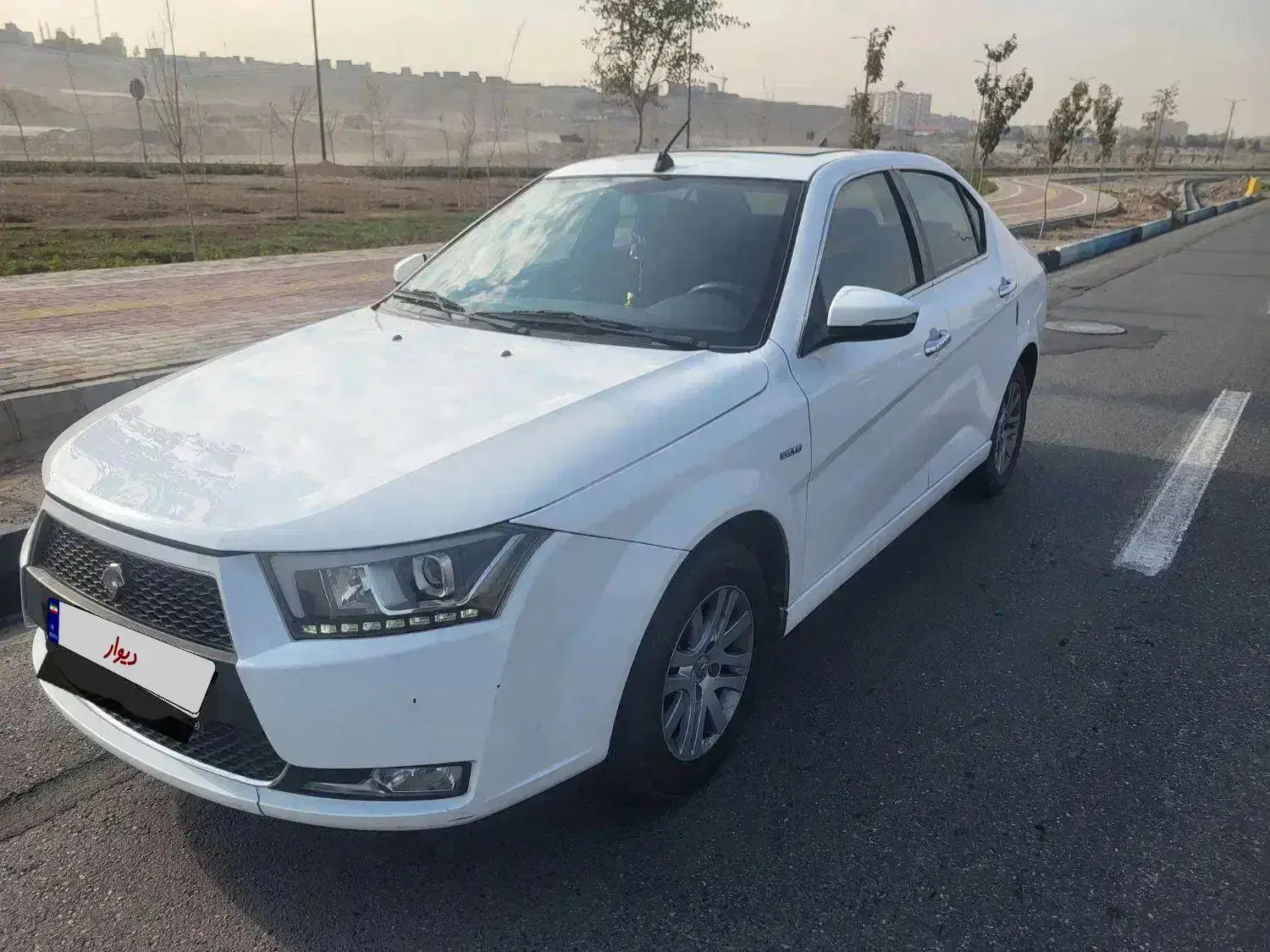 دنا پلاس دنده ای مدل ۹۸|خودرو سواری و وانت|تبریز, |دیوار