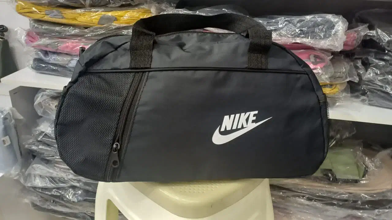 کیف|کیف، کفش، کمربند|لار, |دیوار