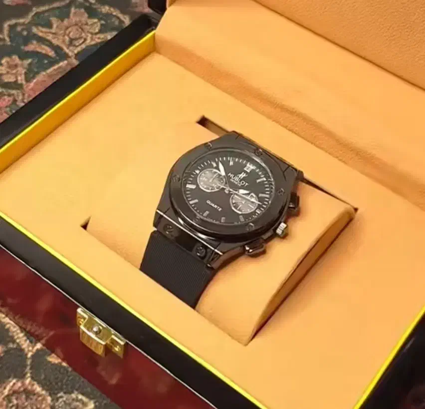 ساعت مچی ۳۰۰ تومن|ساعت|کاشمر, |دیوار