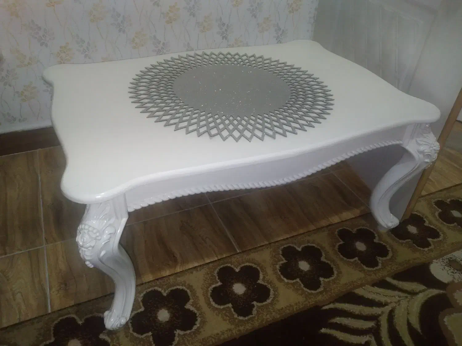 میز جلو مبلی بزرگ|مبلمان خانگی و میز عسلی|رشت, تازه آباد|دیوار