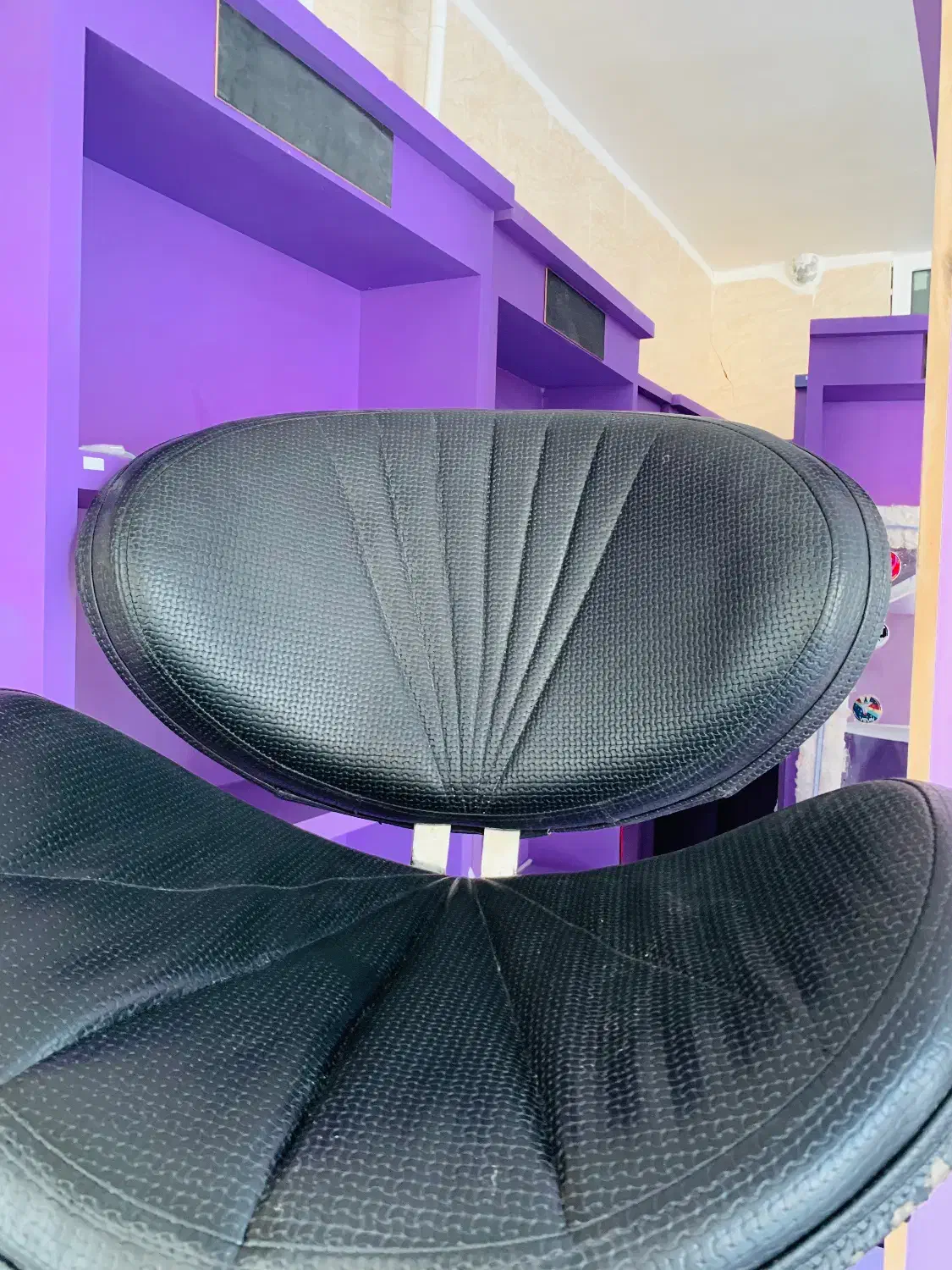 صندلی|صندلی و نیمکت|اصفهان, بهارستان|دیوار