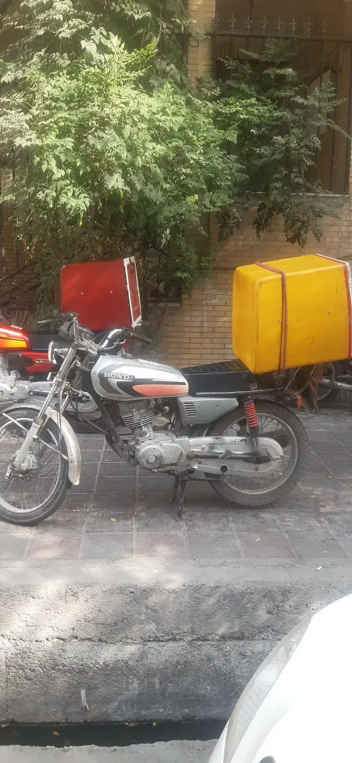 استخدام پیک موتوری|استخدام خدمات فروشگاه و رستوران|بندرعباس, |دیوار