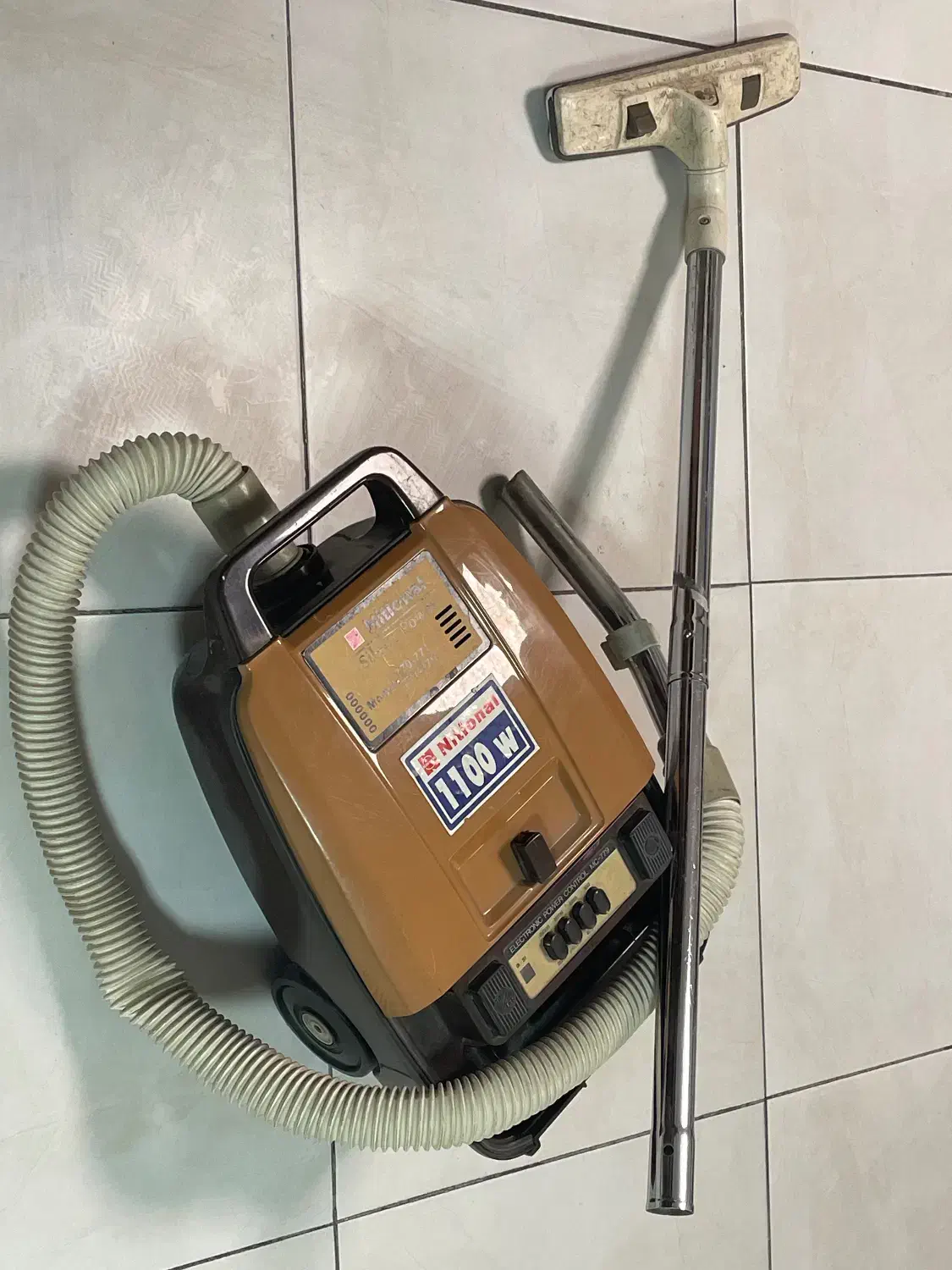 جاروبرقی ۱۱۰۰ وات ناسیونال|جاروبرقی، جارو شارژی، بخارشو|مشهد, سجاد شهر|دیوار