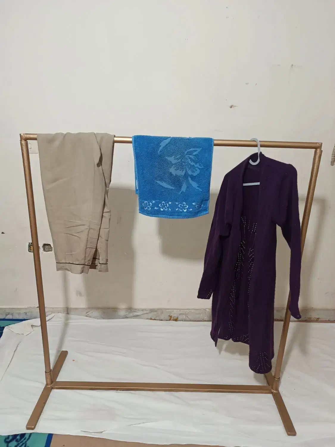 تولید رگال با لوله گاز مستحکم و بادوام و قیمت مناس|مبلمان خانگی و میز عسلی|کرمان, |دیوار