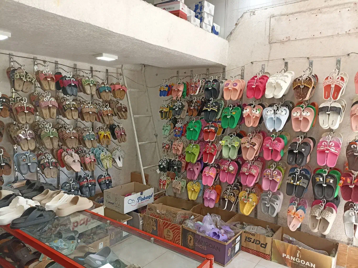 فروش کامل اجناس مغازه|کیف، کفش، کمربند|جهرم, |دیوار