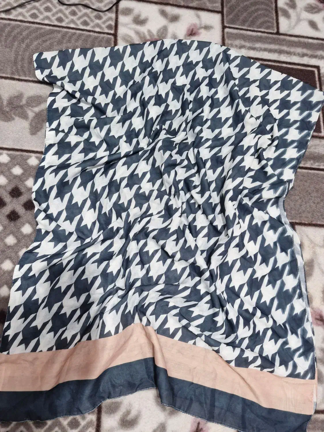 شال پاییزی به علت جمع کردن مغازه فقط ۵۰ ت|لباس|تهران, خلیج فارس|دیوار